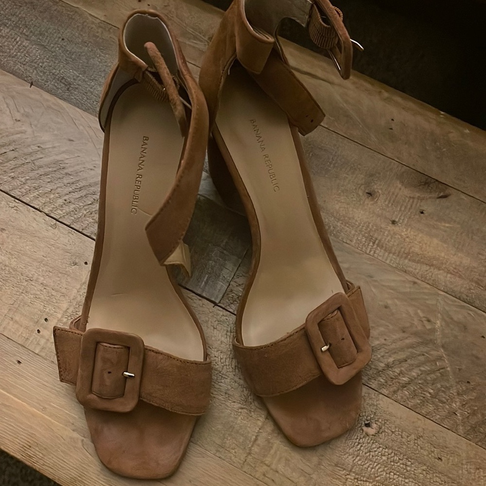 Size 9 1/2 Banana Republic Suede Brown Ankle Strap sandals - Gently worn